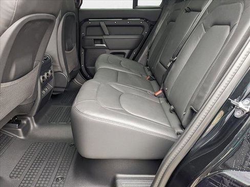 New 2025 Land Rover Defender 110 X-Dynamic SE image 15