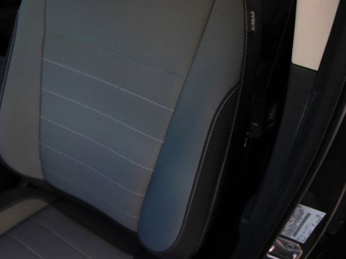 Used 2016 Ford Escape SE w/ Equipment Group 201A image 24