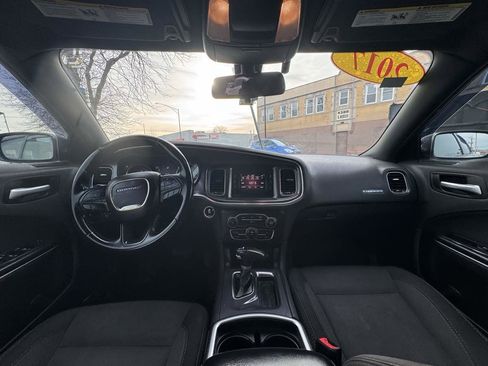Used 2017 Dodge Charger SE image 13