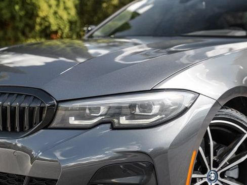 Used 2022 BMW 330e w/ M Sport Package RWD image 4