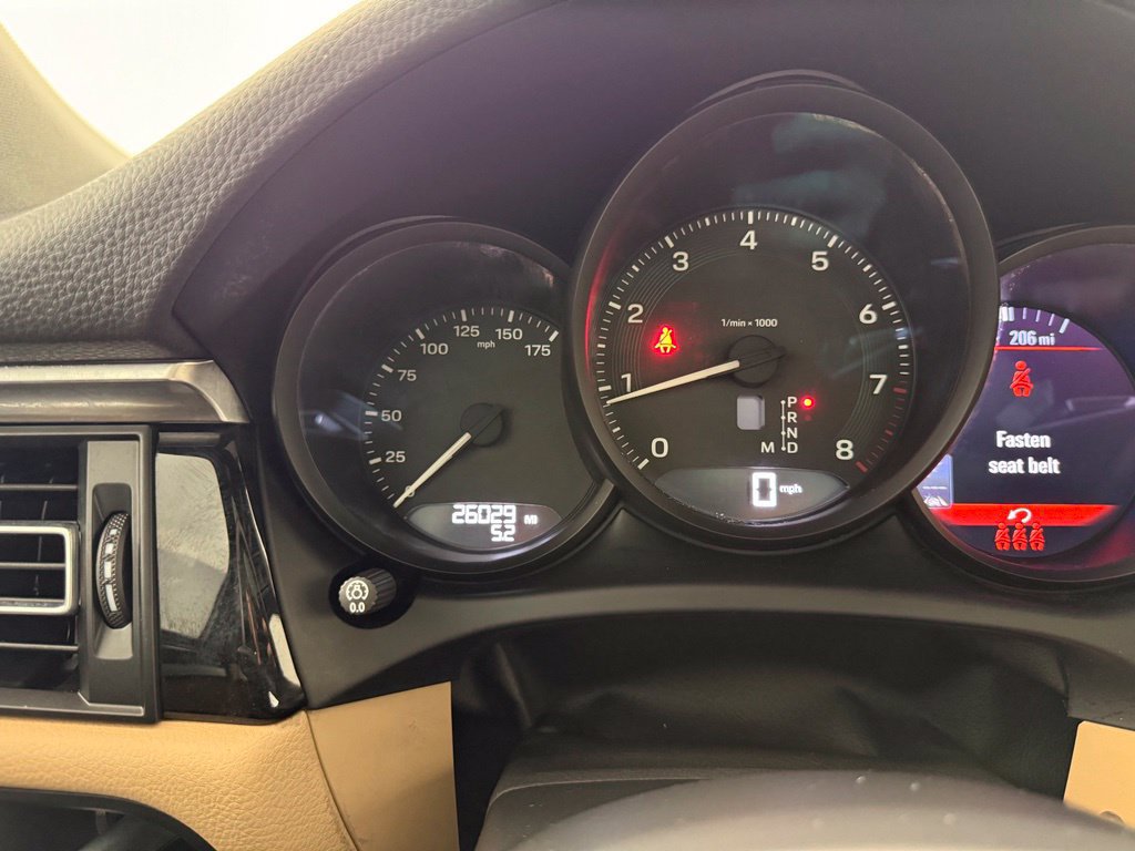 Certified 2023 Porsche Macan Turbo AWD/4WD image 24