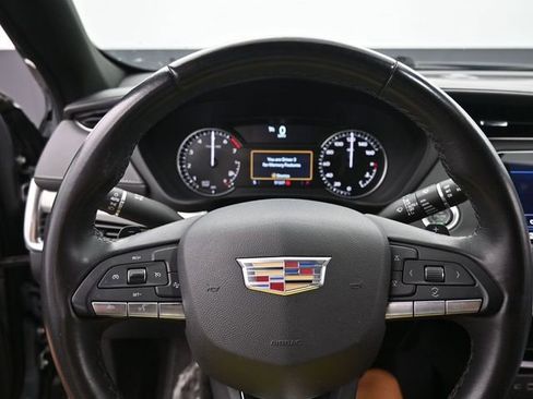 Used 2023 Cadillac XT4 Premium Luxury image 21