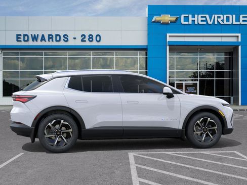 New 2026 Chevrolet Equinox EV LT image 5