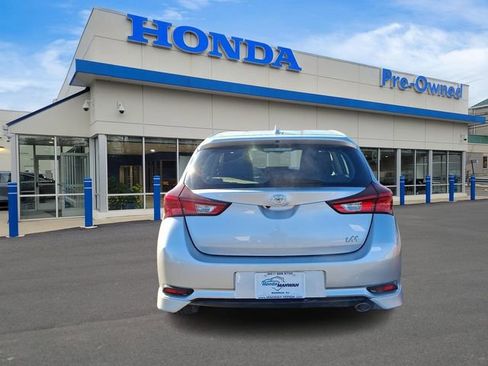 Used 2018 Toyota Corolla iM image 5