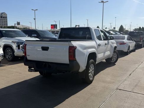Used 2024 Toyota Tacoma SR RWD image 4