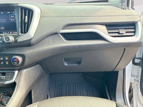 Used 2024 GMC Terrain SLT w/ LPO, Floor Liner Package image 28