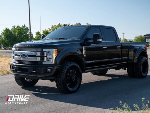 Used 2019 Ford F350 Limited image 6