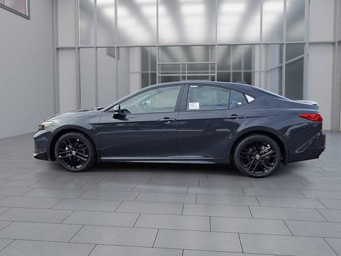 New 2026 Toyota Camry SE image 2