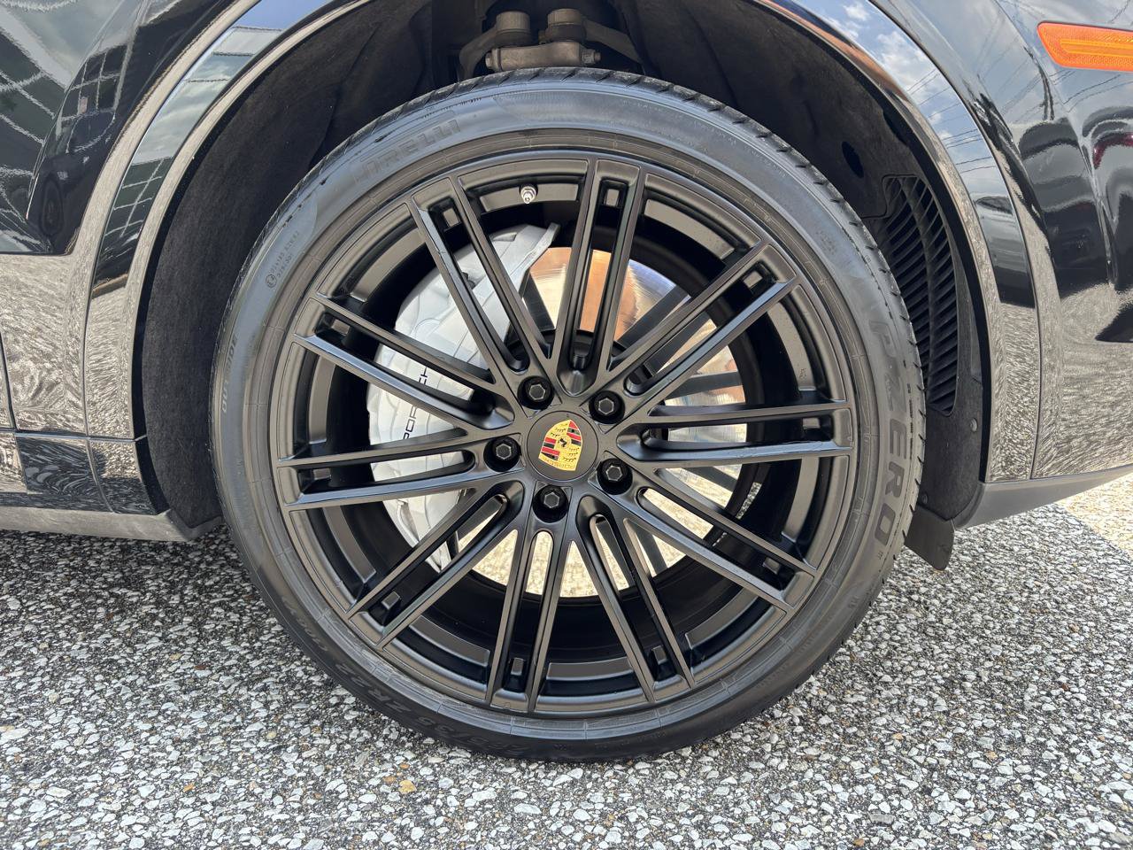 Used 2023 Porsche Cayenne Turbo AWD/4WD image 41