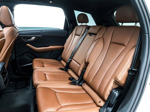 Used 2024 Audi Q7 3.0T Premium Plus image 9