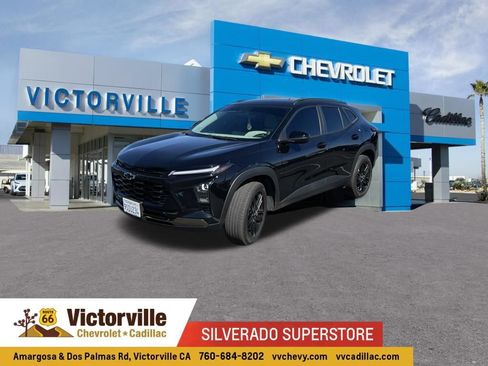 Used 2025 Chevrolet Trax ACTIV w/ Driver Confidence Package FWD image 1