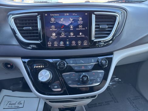 Used 2019 Chrysler Pacifica Touring-L w/ Premium Audio Group image 12