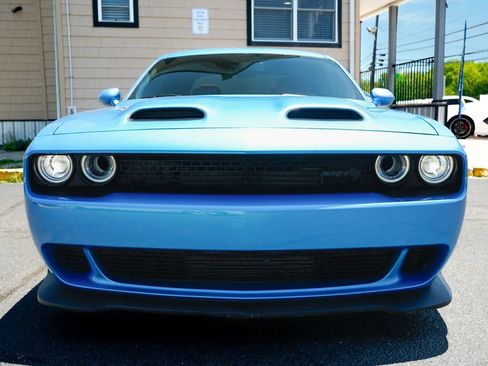 Used 2023 Dodge Challenger SRT Hellcat w/ Driver Convenience Group RWD image 2