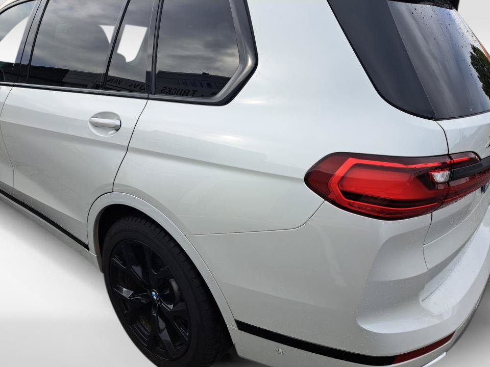 Used 2020 BMW X7 xDrive40i AWD/4WD image 18