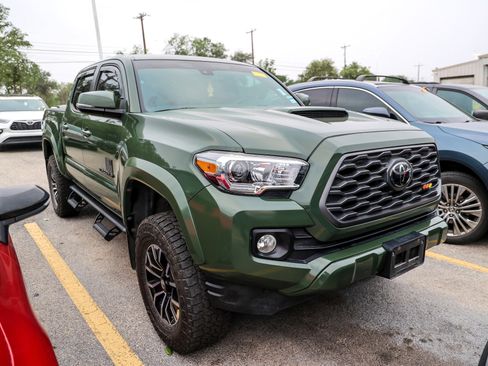 Certified 2022 Toyota Tacoma TRD Sport RWD image 4