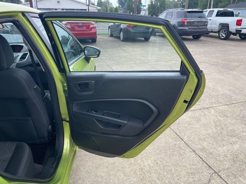 Used 2013 Ford Fiesta SE image 12