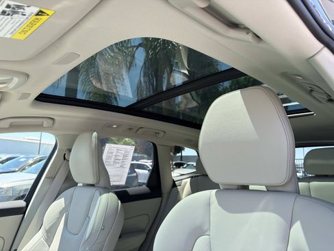 Certified 2023 Volvo XC60 T8 Ultimate w/ Climate Package AWD/4WD image 35