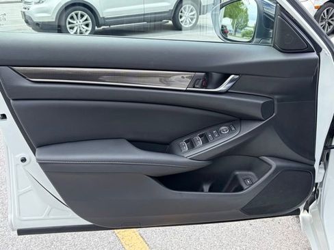 Used 2022 Honda Accord Sport image 12