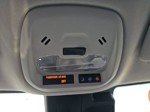 Used 2024 Chevrolet Trax LT w/ LT Convenience Package image 48