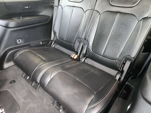 Certified 2023 Jeep Grand Cherokee L Limited AWD/4WD image 31