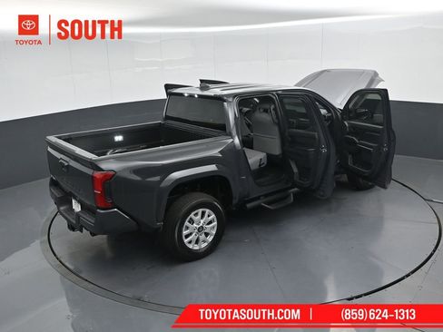 Used 2025 Toyota Tacoma SR5 AWD/4WD image 49