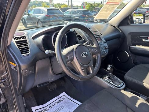 Used 2012 Kia Soul + FWD image 19