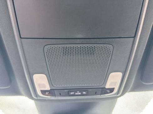 Used 2023 Honda Pilot Sport image 21