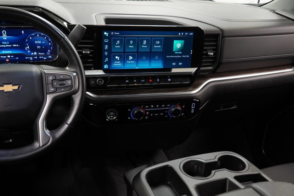Used 2024 Chevrolet Silverado 1500 LT AWD/4WD image 9