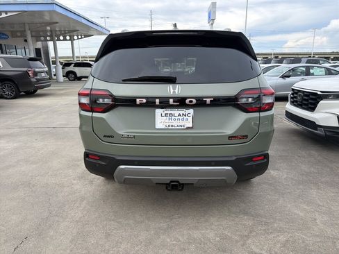 New 2026 Honda Pilot TrailSport image 5