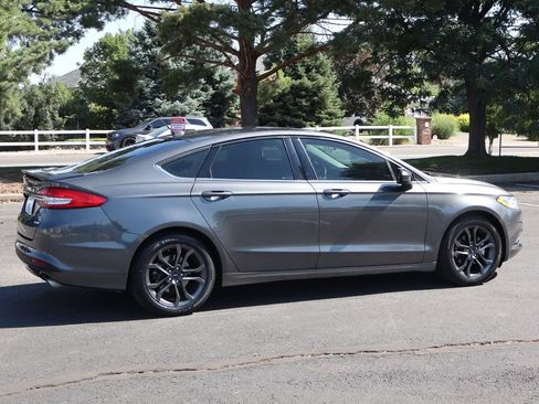 Used 2018 Ford Fusion SE w/ Equipment Group 201A FWD image 4