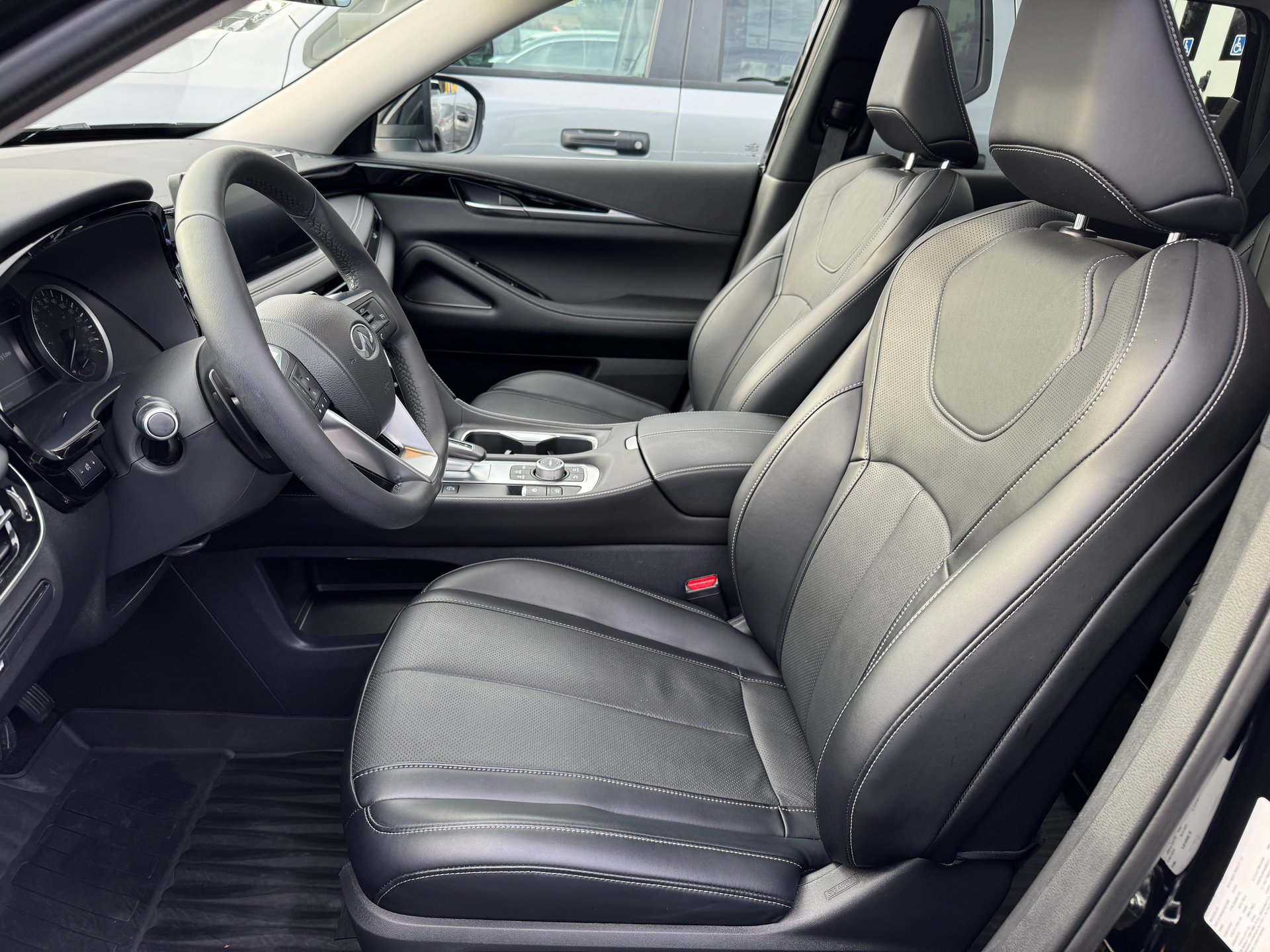 Used 2023 INFINITI QX60 Pure AWD/4WD image 10