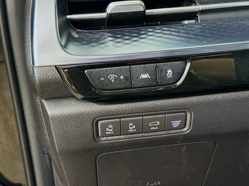 Used 2023 Kia Carnival SX Prestige image 23