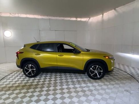 Used 2024 Chevrolet Trax RS w/ Driver Confidence Package image 4