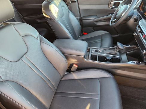 Used 2025 Kia Sorento S w/ Panoramic Sunroof Package image 14
