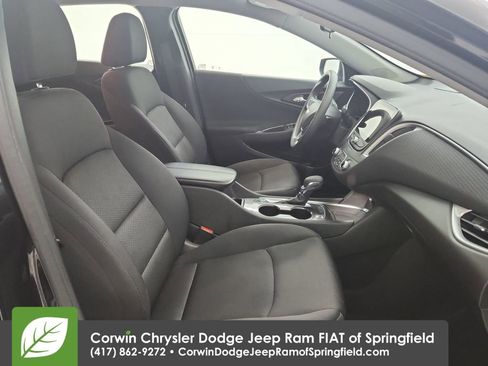 Used 2025 Chevrolet Malibu LT image 32