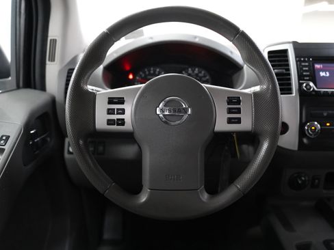 Used 2018 Nissan Frontier SV AWD/4WD image 18