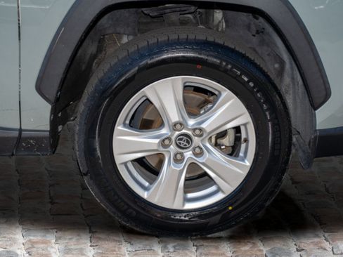 Used 2021 Toyota RAV4 XLE image 39