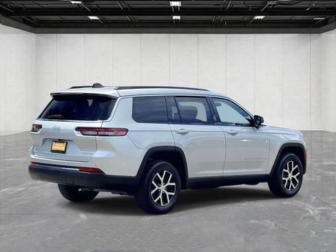 Used 2024 Jeep Grand Cherokee L Limited AWD/4WD image 5
