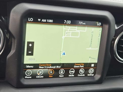 Used 2020 Jeep Wrangler Unlimited Sahara AWD/4WD image 26