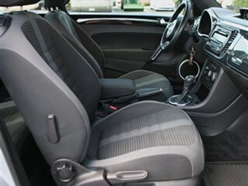 Used 2013 Volkswagen Beetle 2.0T FWD image 16