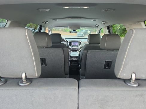 Used 2023 GMC Acadia SLE w/ Driver Convenience Package AWD/4WD image 18