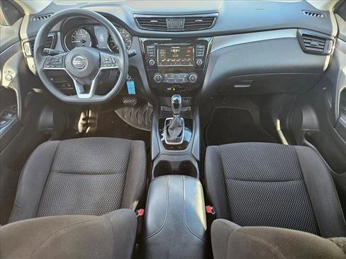 Used 2020 Nissan Rogue Sport S image 19