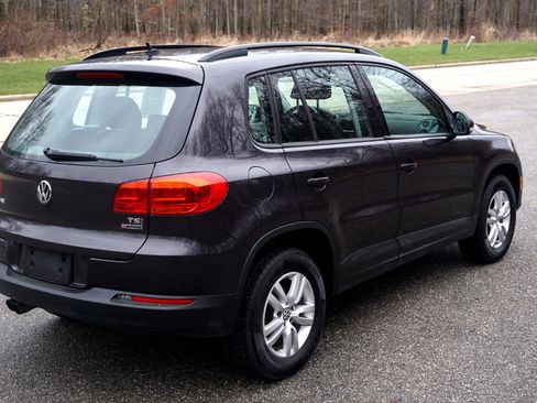 Used 2016 Volkswagen Tiguan S image 24