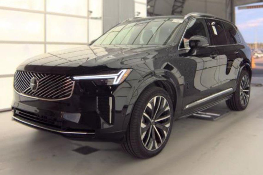 Used 2026 Volvo XC90 B6 Plus AWD/4WD image 1