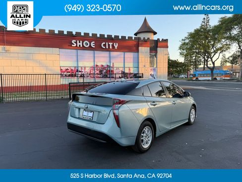 Used 2016 Toyota Prius Two FWD image 4
