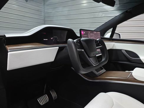 Used 2022 Tesla Model X AWD/4WD image 10