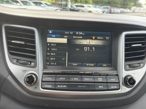 Used 2017 Hyundai Tucson Limited w/ Limited Ultimate Package 03 FWD image 32