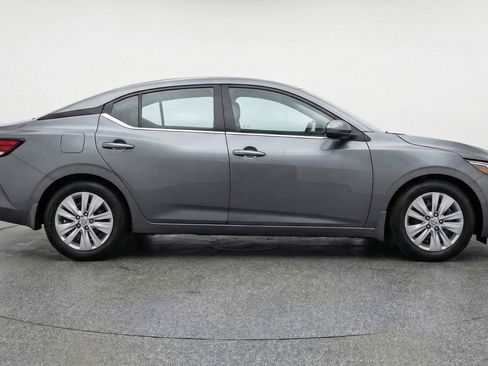 Used 2025 Nissan Sentra S image 11