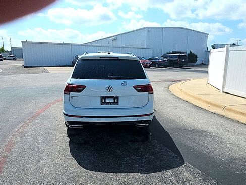 Used 2021 Volkswagen Tiguan SE R-Line FWD image 5