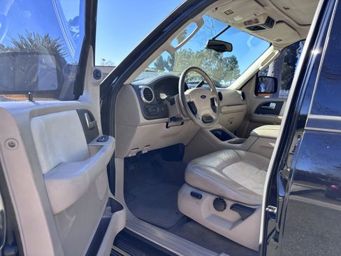 Used 2004 Ford Expedition Eddie Bauer image 10